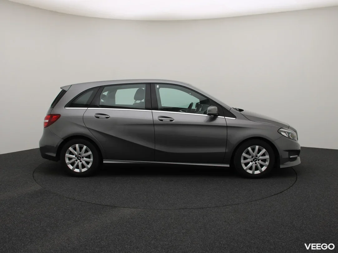 Mercedes-Benz B180 1.5 80kW
