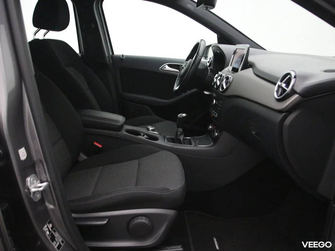 Mercedes-Benz B180 1.5 80kW