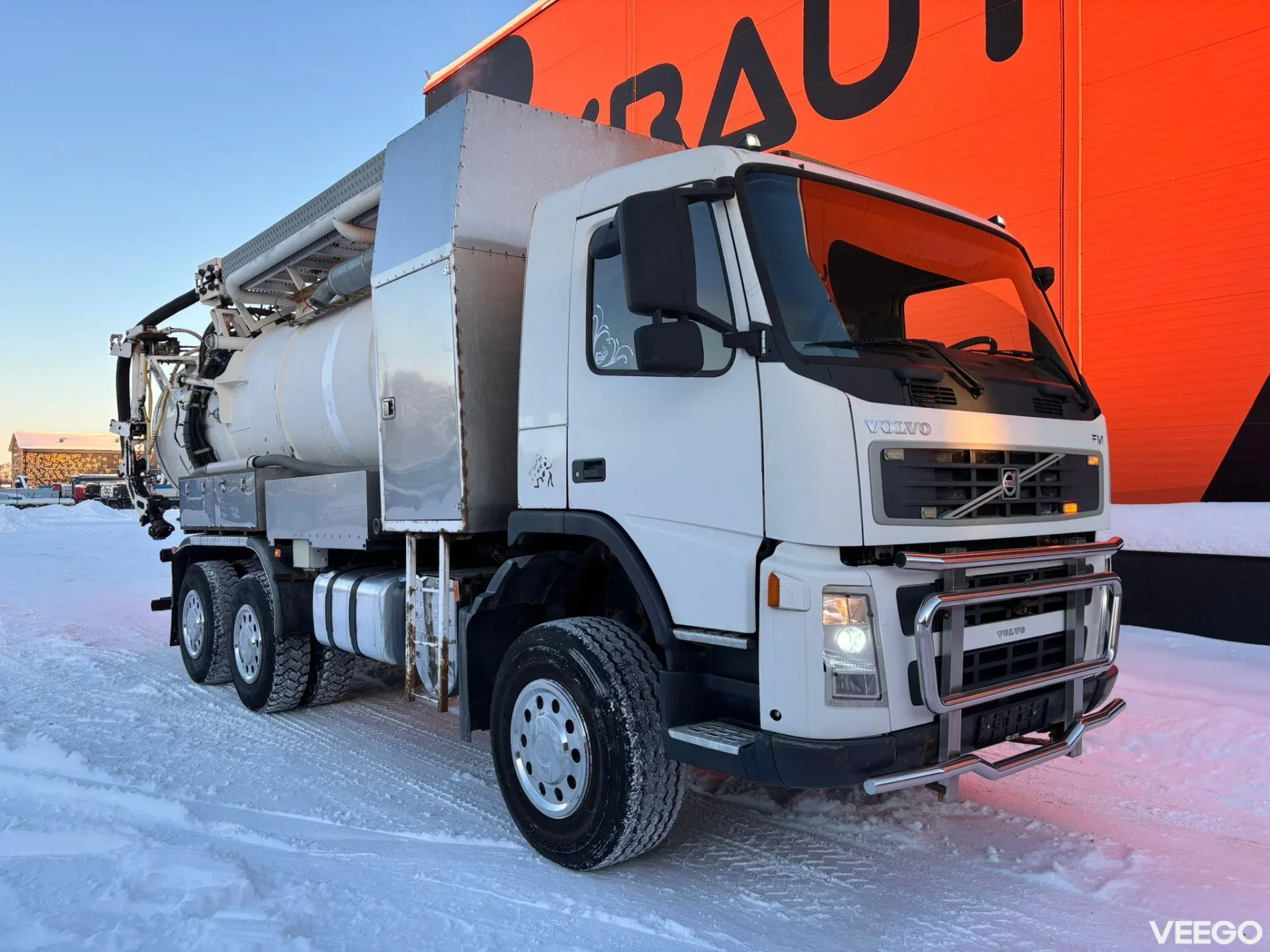Volvo FM300 WASTE 4 + CLEAN WATER 8 m3 / VACUUM Hibon 810H / PRESSURE Uraca P3-45  205 bar / 348 l/min 226kW
