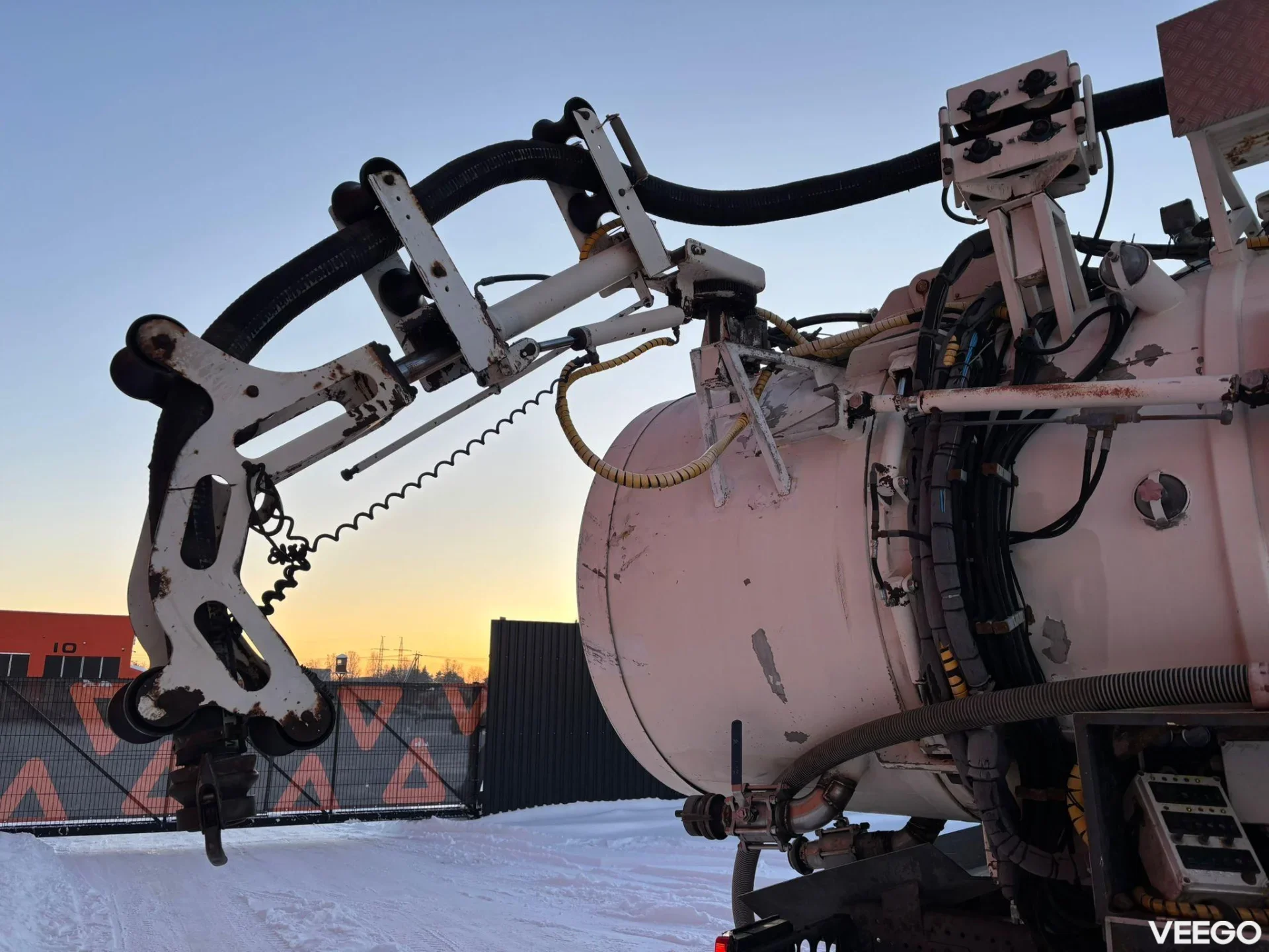 Volvo FM300 WASTE 4 + CLEAN WATER 8 m3 / VACUUM Hibon 810H / PRESSURE Uraca P3-45  205 bar / 348 l/min 226kW