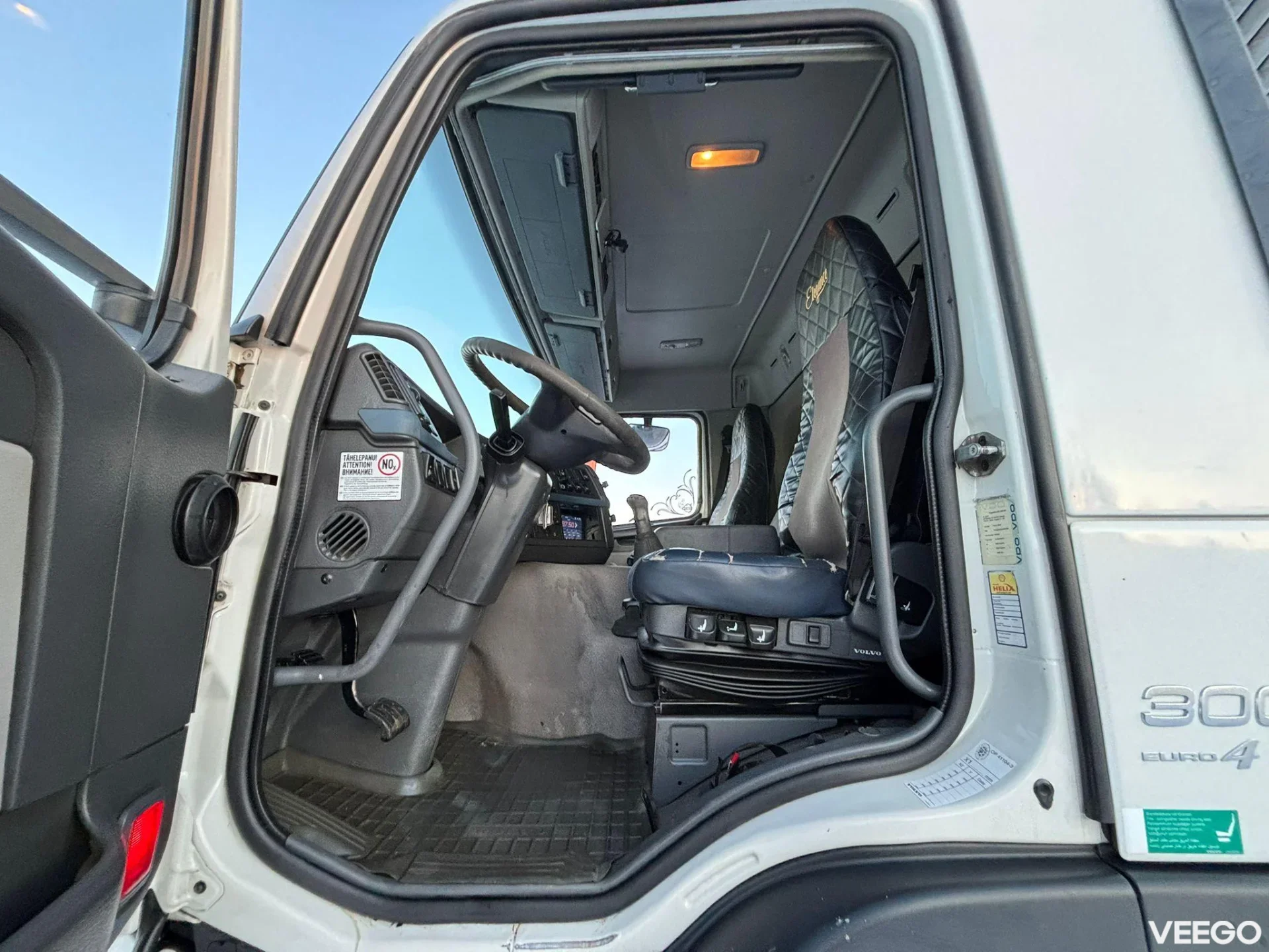 Volvo FM300 WASTE 4 + CLEAN WATER 8 m3 / VACUUM Hibon 810H / PRESSURE Uraca P3-45  205 bar / 348 l/min 226kW