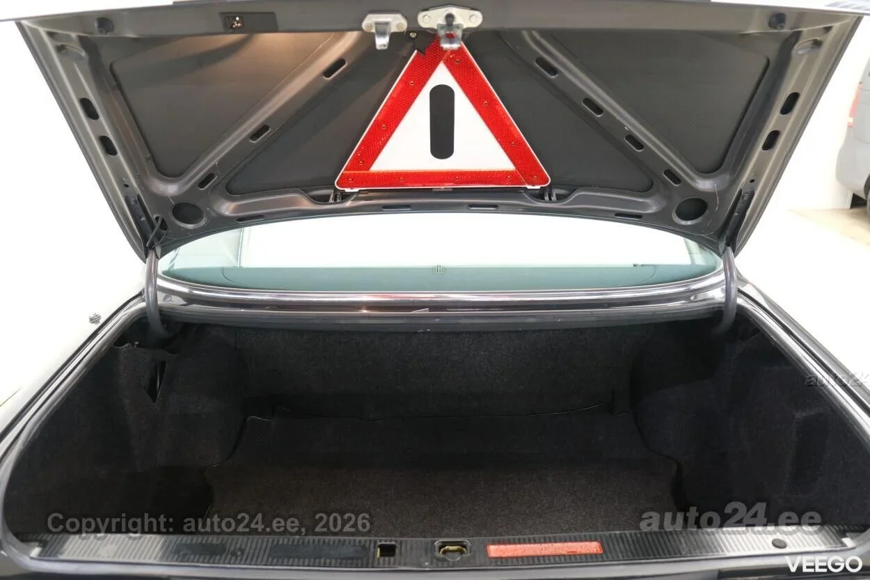 Mercedes-Benz S560 - 5.6 220kW