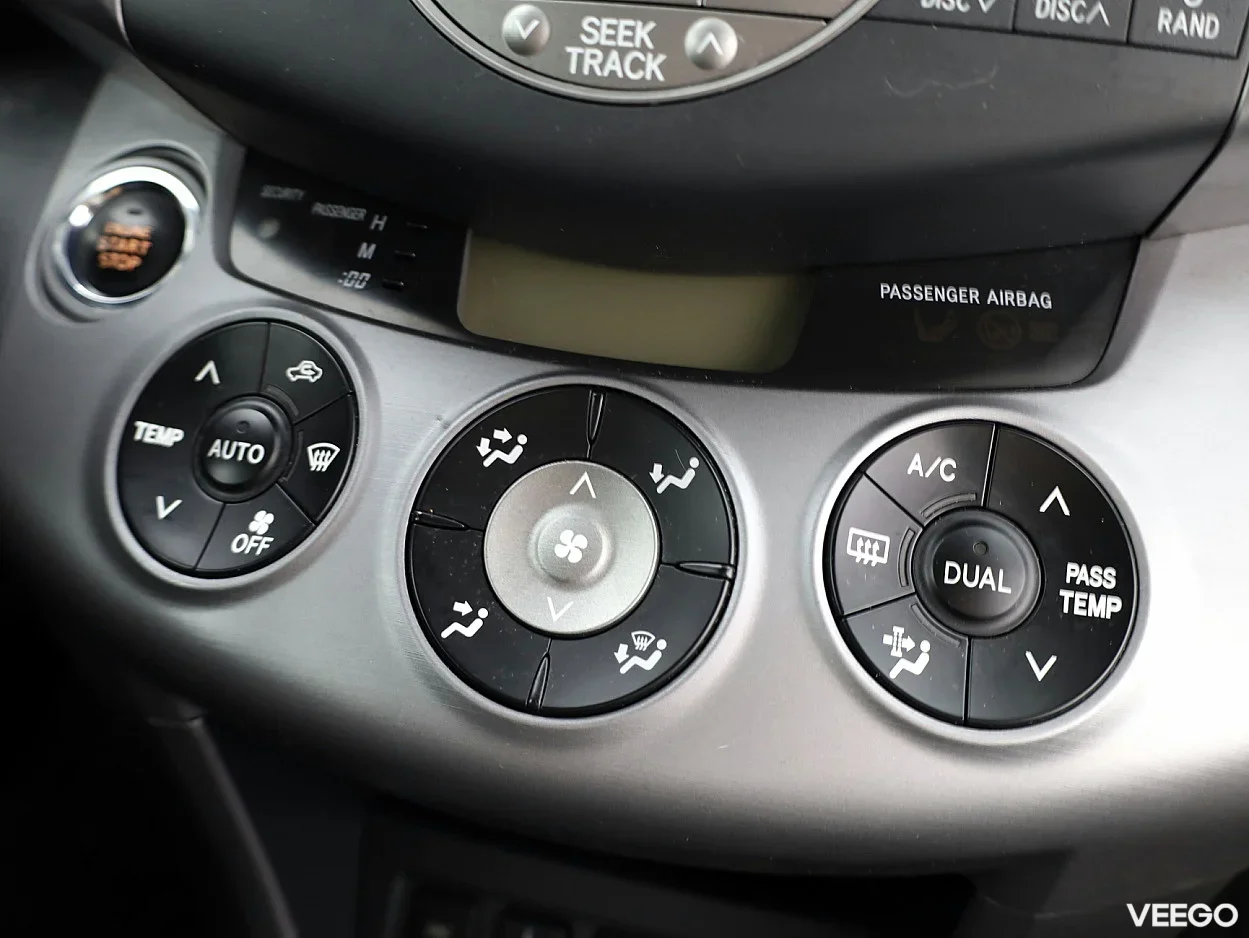 Toyota RAV4 2.0 112kW