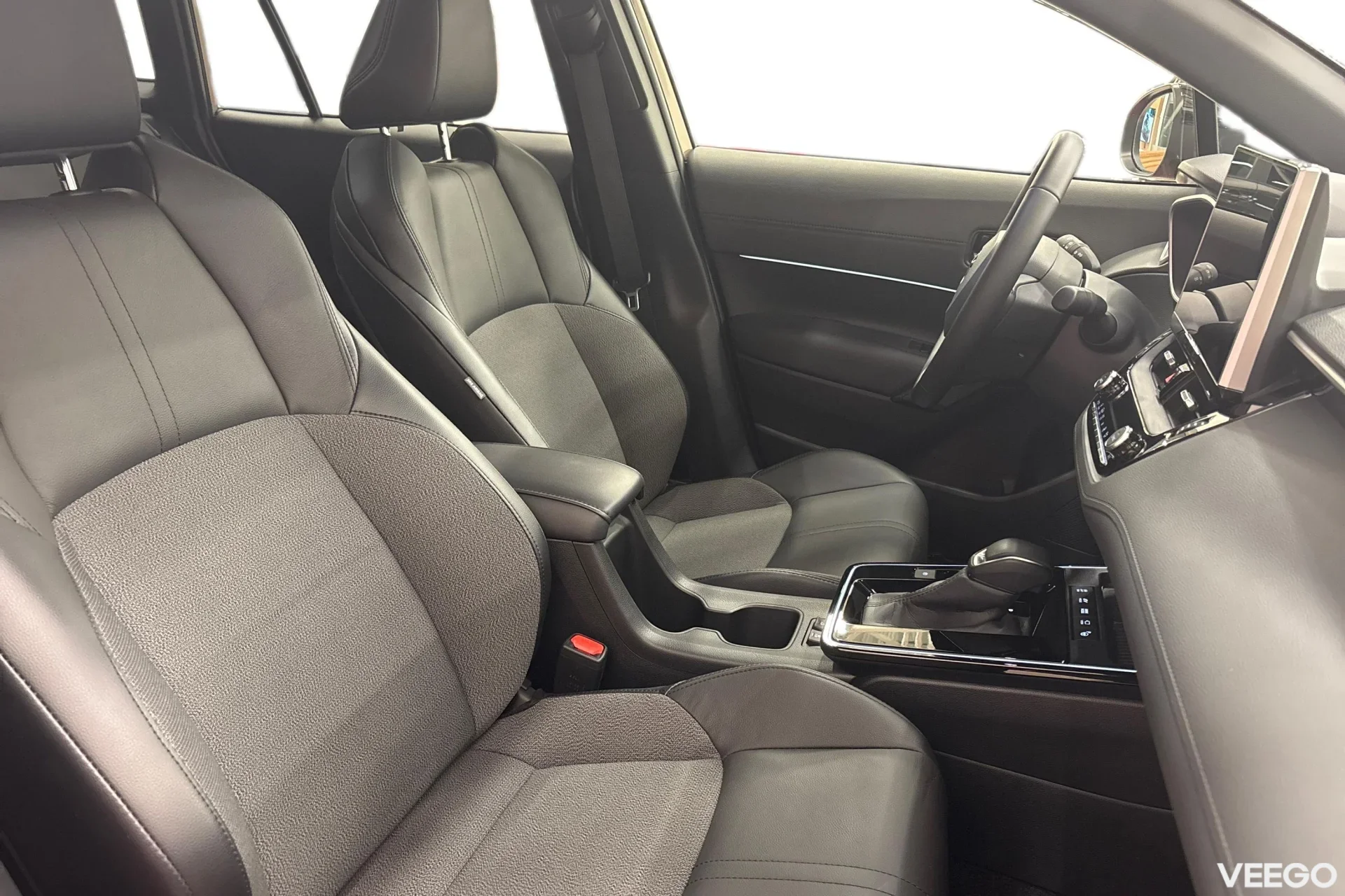 Toyota Corolla Luxury Hybrid 2 98kW