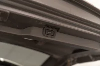 Land Rover Discovery D250 MHEV SE 3 183kW thumbnail