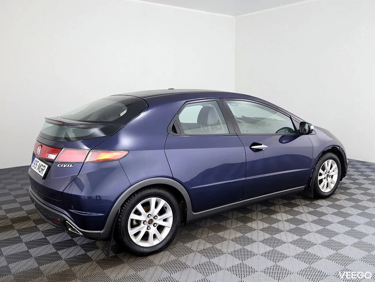Honda Civic 1.8 104kW