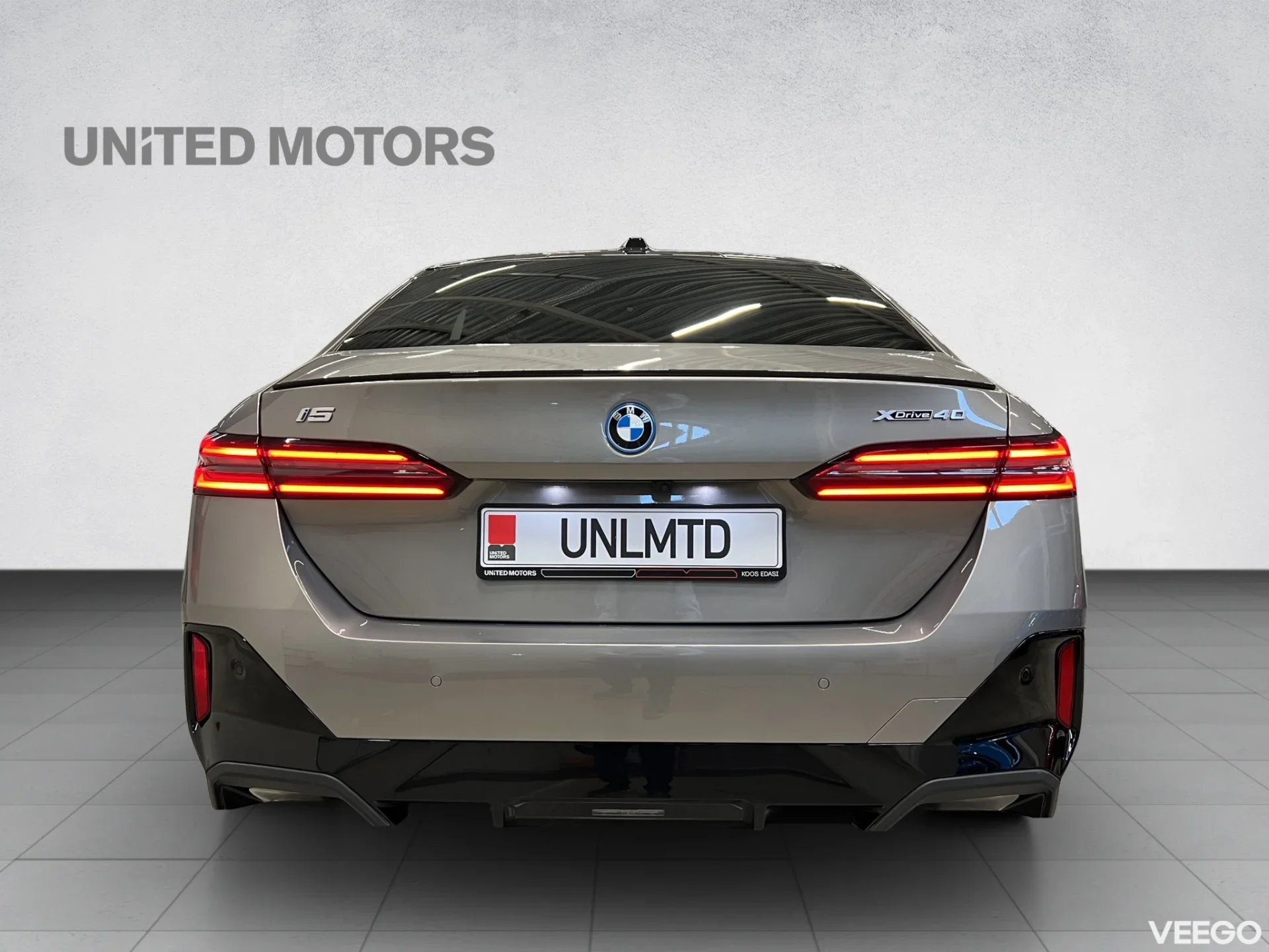 BMW i5 xDrive40, M-Sportpakett PRO Individual 290kW 290kW