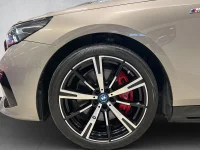 BMW i5 xDrive40, M-Sportpakett PRO Individual 290kW 290kW thumbnail