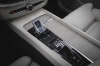 Volvo XC60 Inscription AWD Recharge PHEV 2 288kW thumbnail