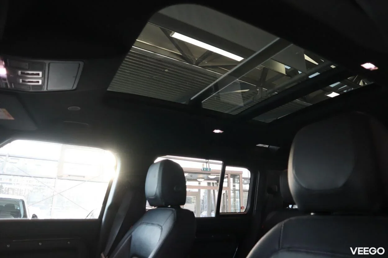 Land Rover Defender 221kW