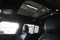 Land Rover Defender 221kW thumbnail