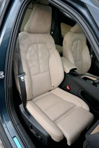 Polestar 2 LONG RANGE DUAL 78kwh/LUXURY / H&K / PILOT PLUS 300kW thumbnail