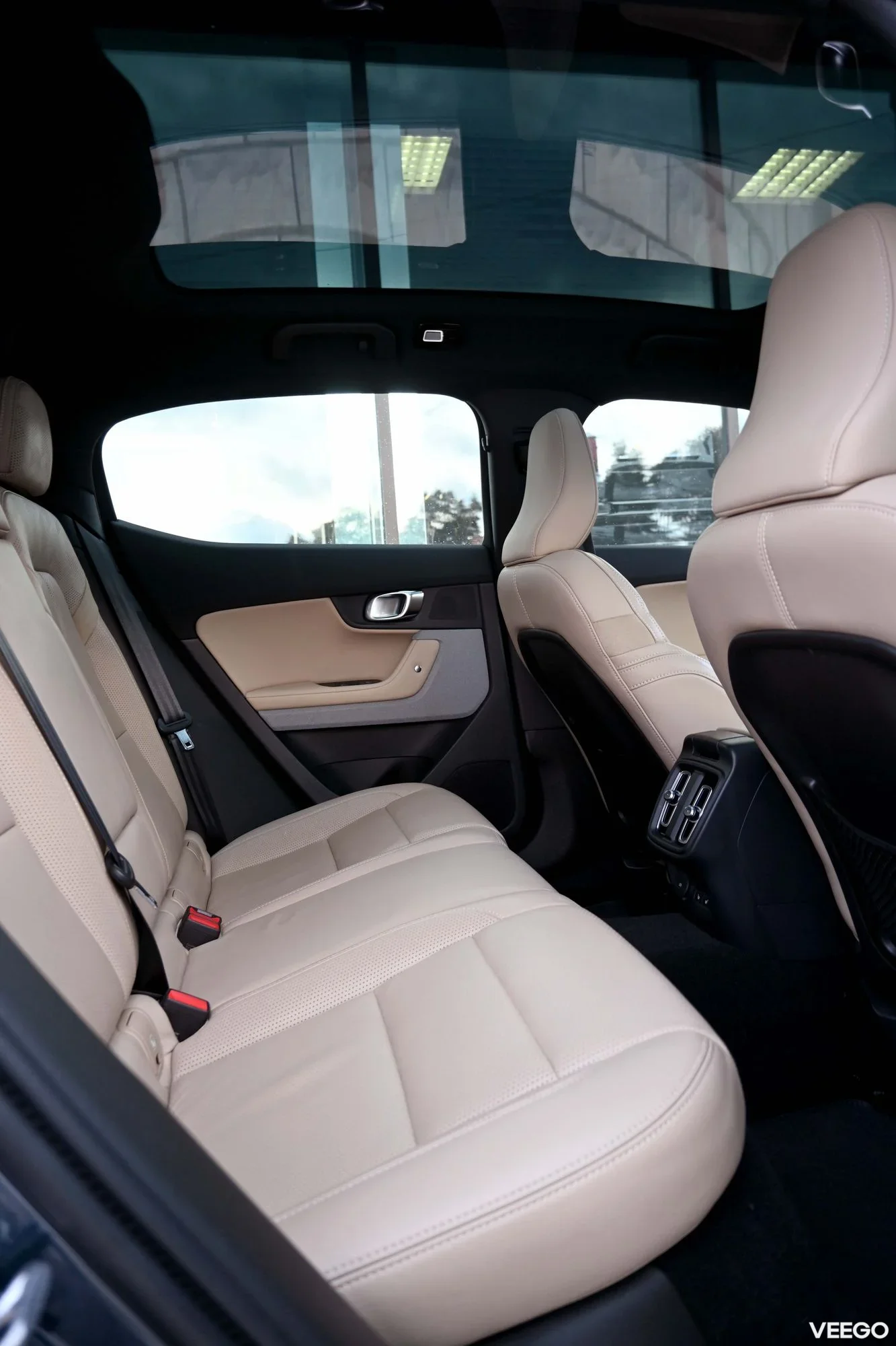 Polestar 2 LONG RANGE DUAL 78kwh/LUXURY / H&K / PILOT PLUS 300kW