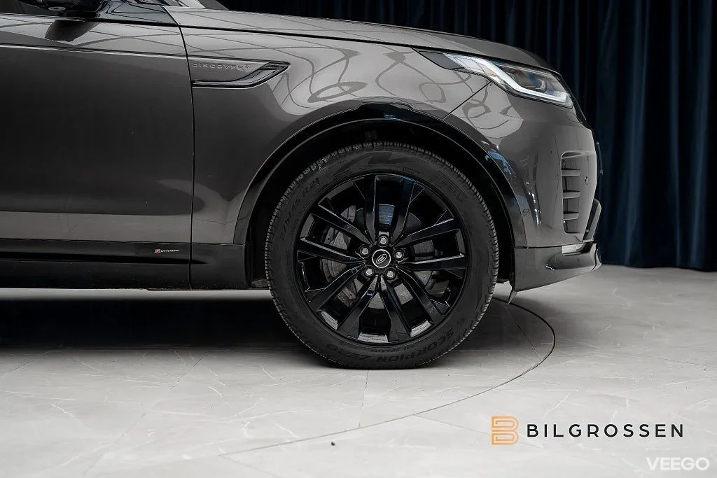 Land Rover Discovery D250 MHEV R-Dynamic 249hk Panorama 360 183kW
