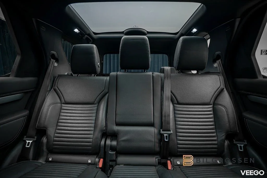 Land Rover Discovery D250 MHEV R-Dynamic 249hk Panorama 360 183kW