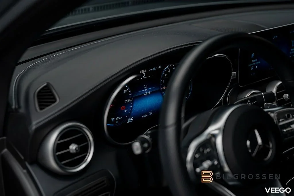 Mercedes-Benz GLC200 300 e Coupé 4MATIC AMG Line Taklucka Night 235kW