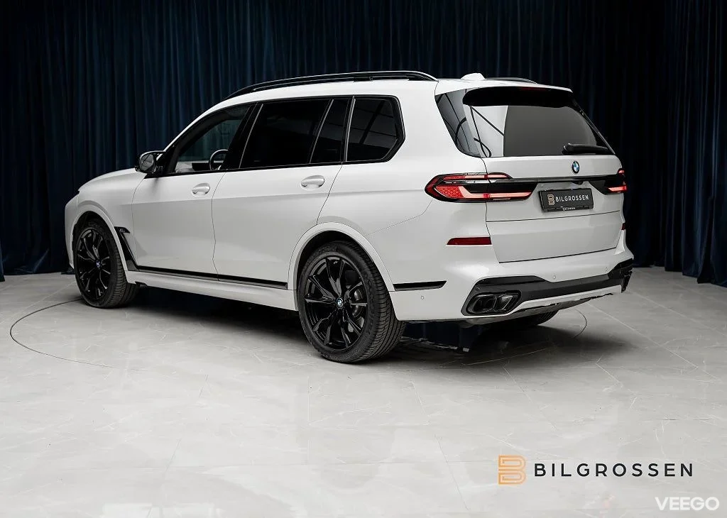 BMW X7 M60i xDrive M Sport Pro Exklusiv 3.99% Sky Lounge B&W MOMS 390kW