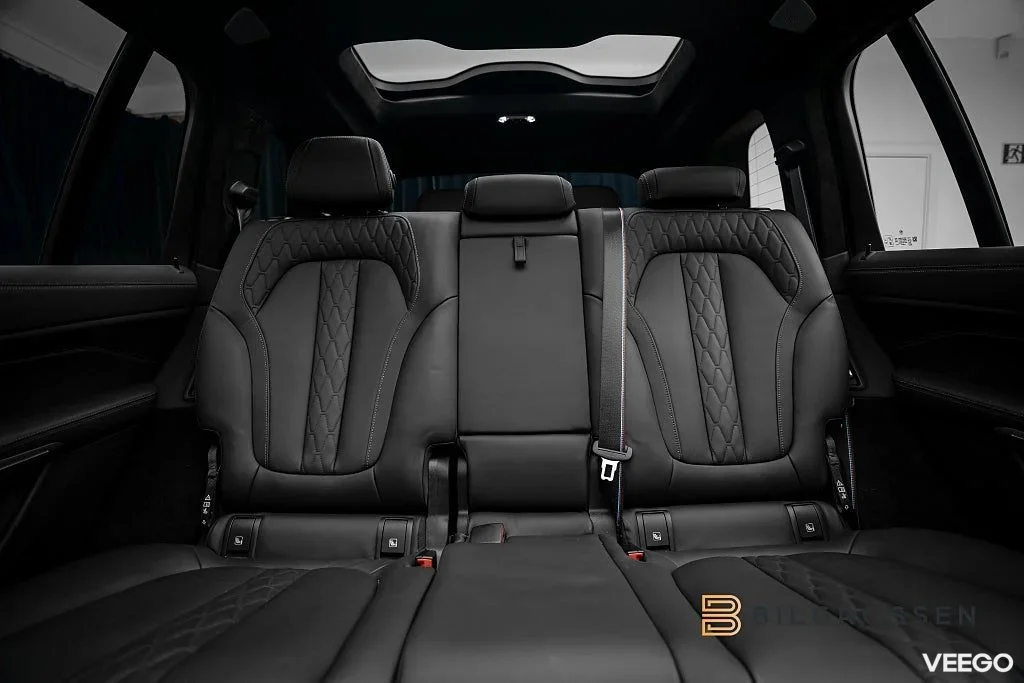 BMW X7 M60i xDrive M Sport Pro Exklusiv 3.99% Sky Lounge B&W MOMS 390kW