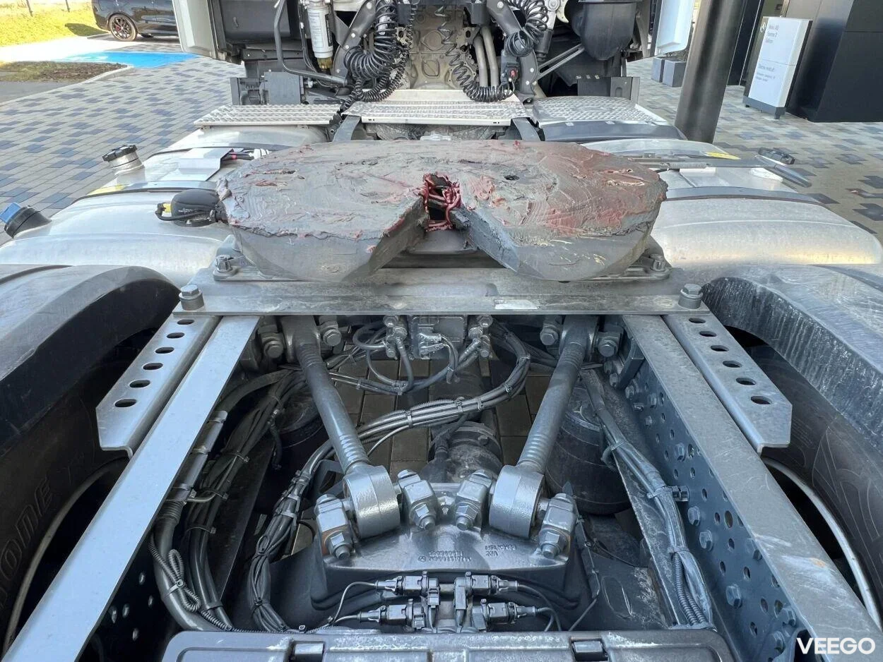 Mercedes-Benz Actros 1845L BigSpace 12.8 330kW