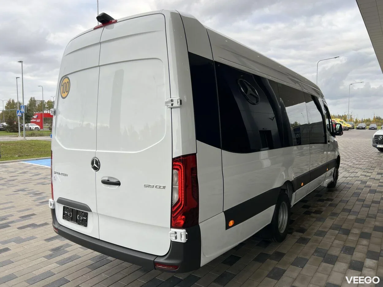 Mercedes-Benz Sprinter 519CDI 22+1+1 2 140kW