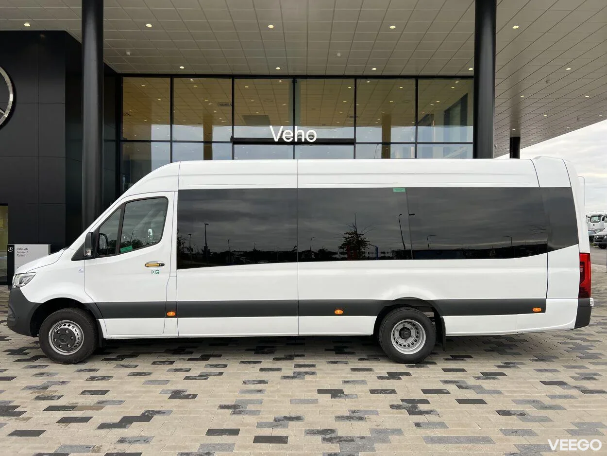 Mercedes-Benz Sprinter 519CDI 22+1+1 2 140kW