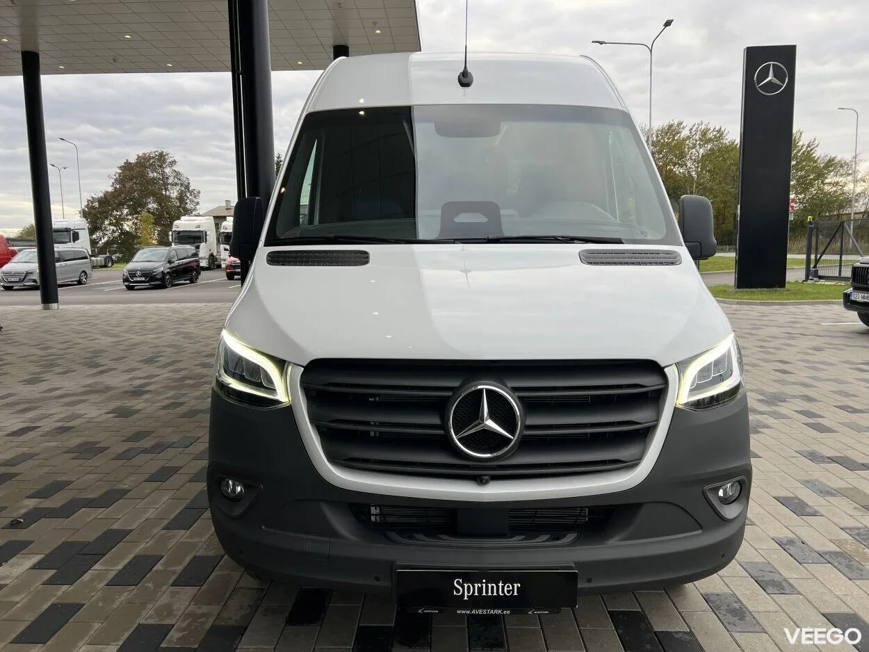 Mercedes-Benz Sprinter 519CDI 22+1+1 2 140kW