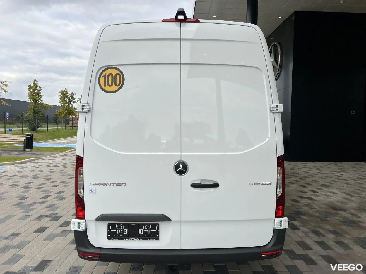 Mercedes-Benz Sprinter 519CDI 22+1+1 2 140kW