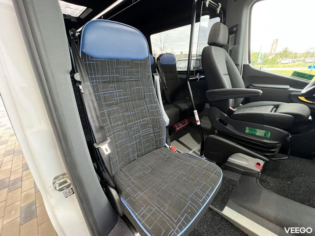 Mercedes-Benz Sprinter 519CDI 22+1+1 2 140kW