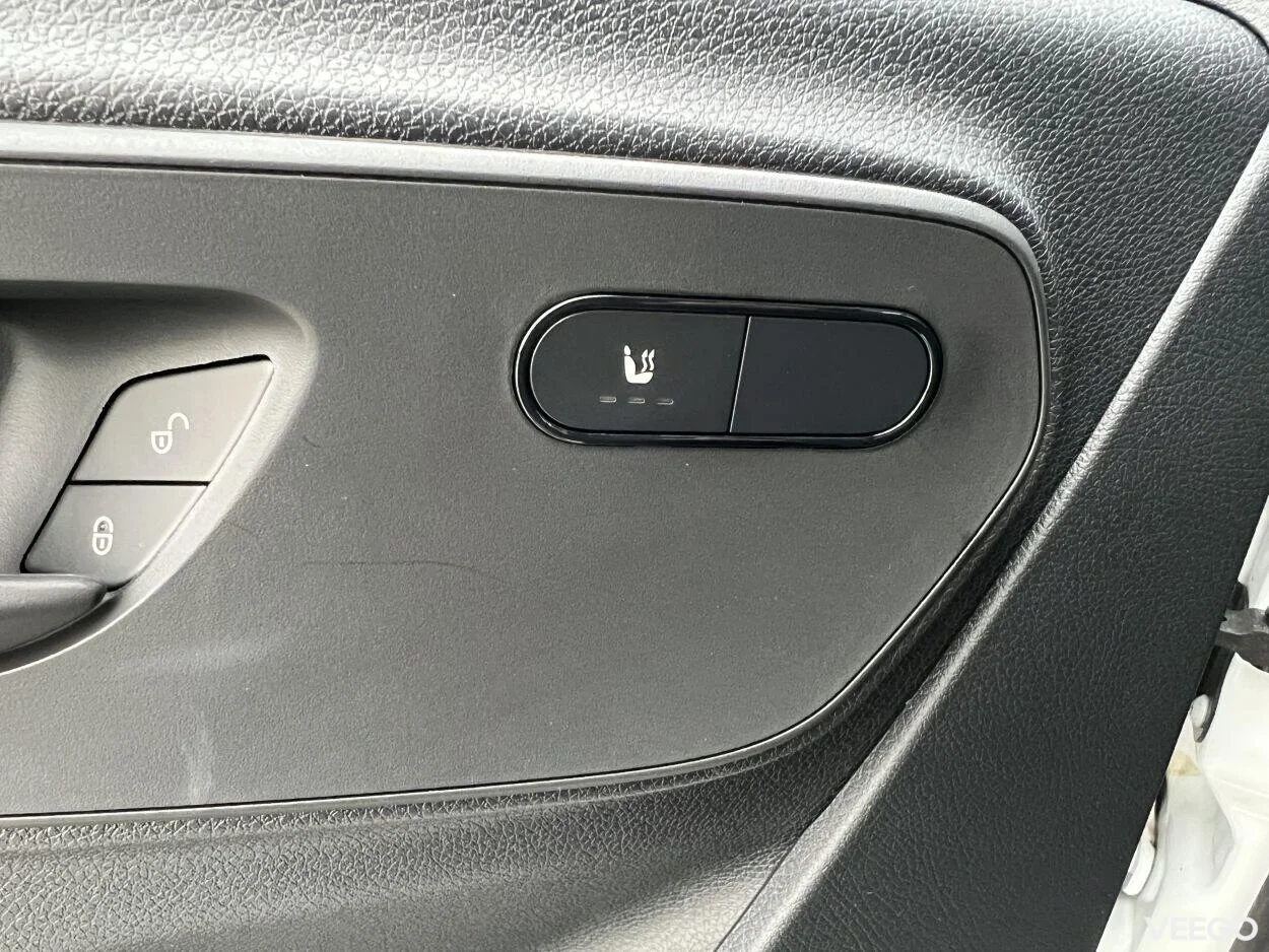 Mercedes-Benz Sprinter 519CDI 22+1+1 2 140kW