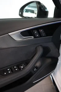 Audi RS 4 331kW thumbnail