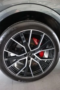 Audi Q8 210kW thumbnail