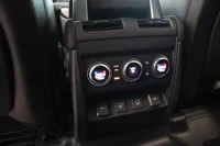 Land Rover Defender 221kW thumbnail