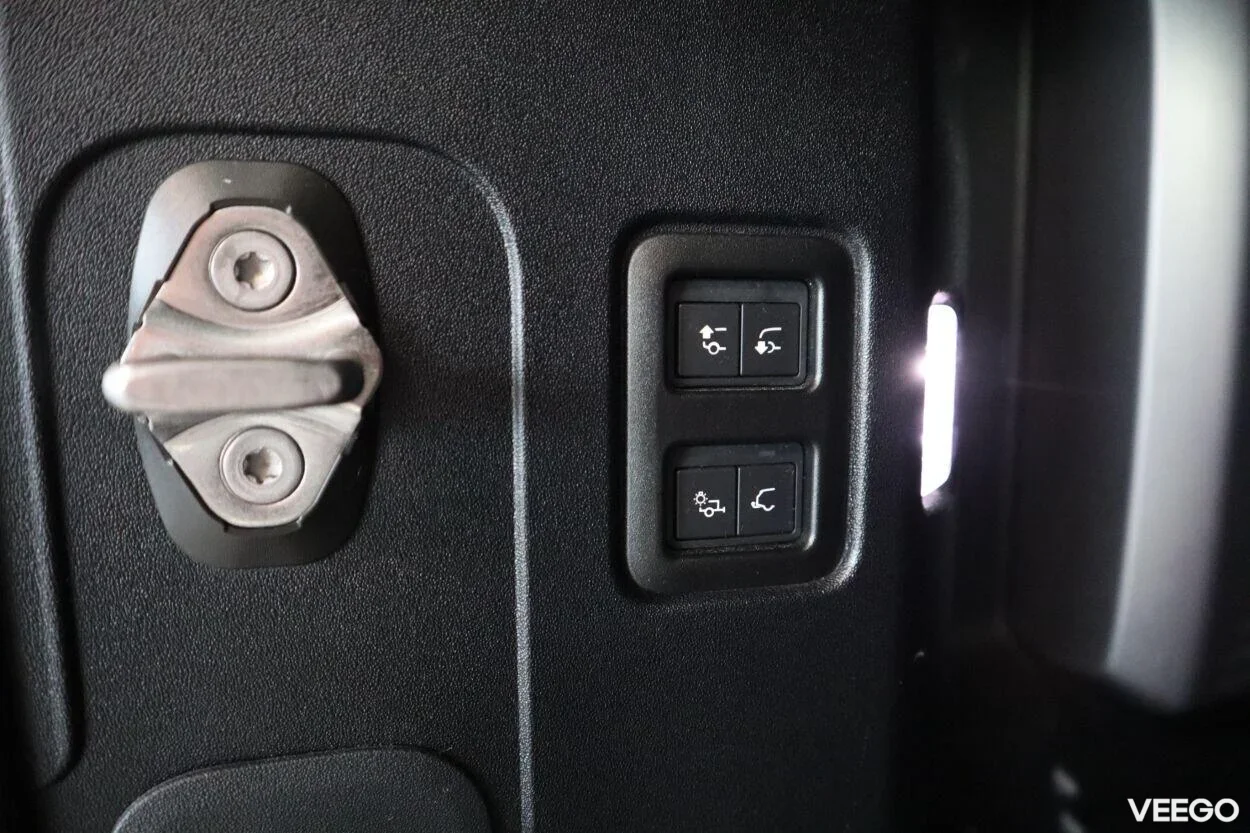 Land Rover Defender 221kW