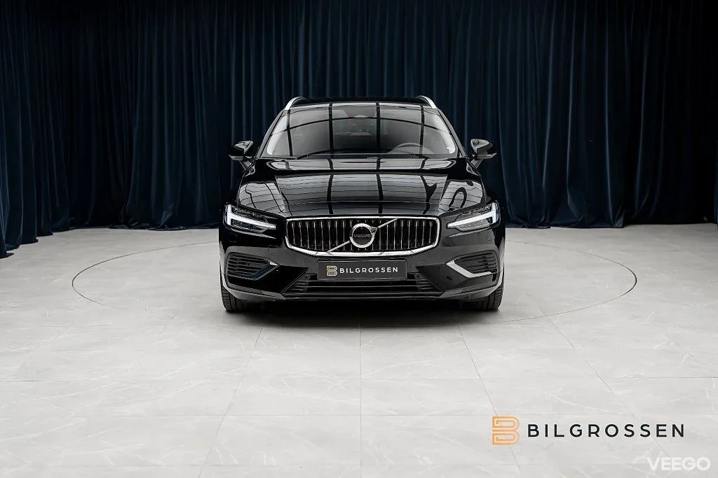Volvo V60 Recharge T6 AWD 350hk Core Edition P-värmare 257kW