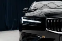 Volvo V60 Recharge T6 AWD 350hk Core Edition P-värmare 257kW thumbnail