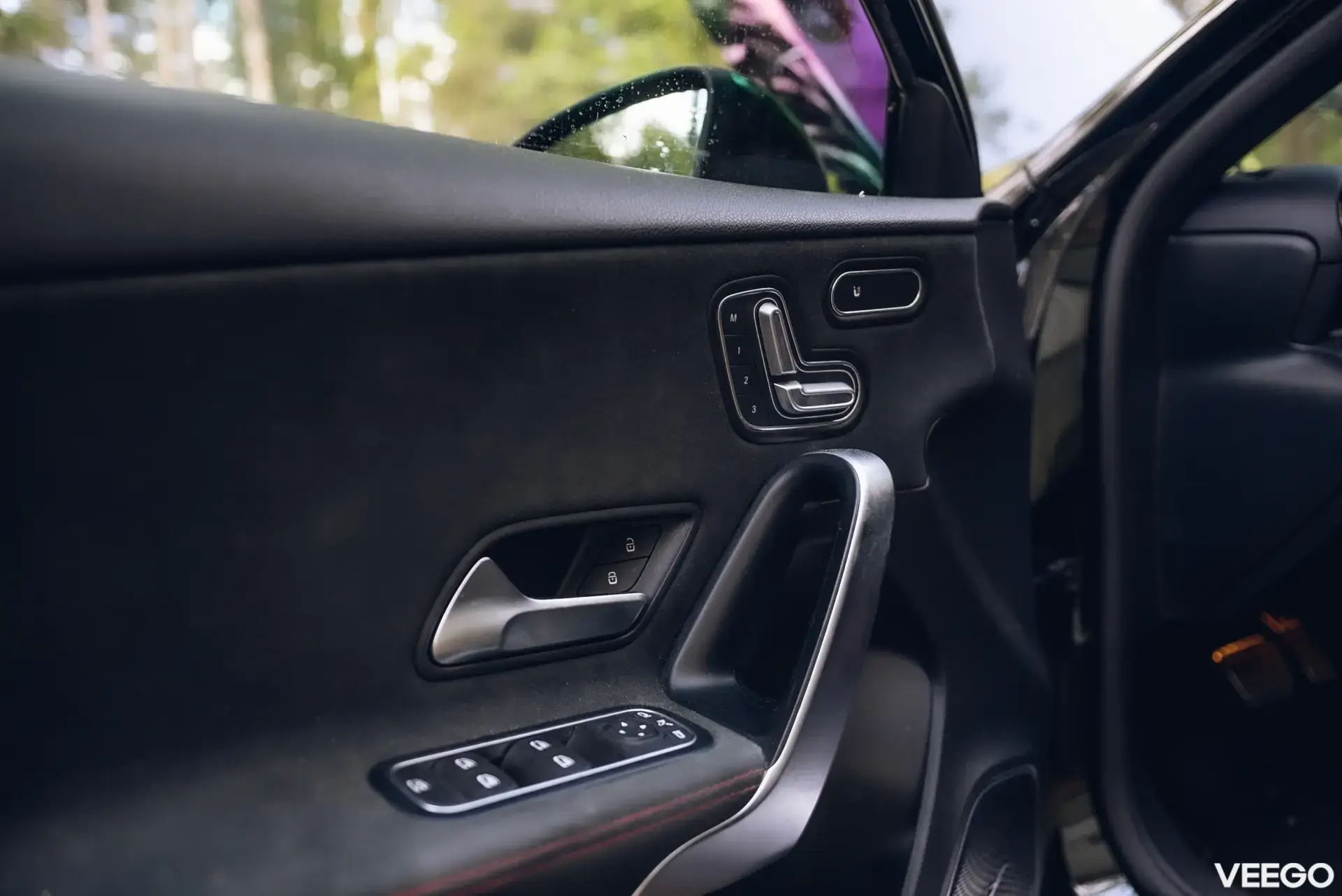 Mercedes-Benz AMG A 35 MULTIBEAM, DACH, BURMEISTER 2.0 225kW