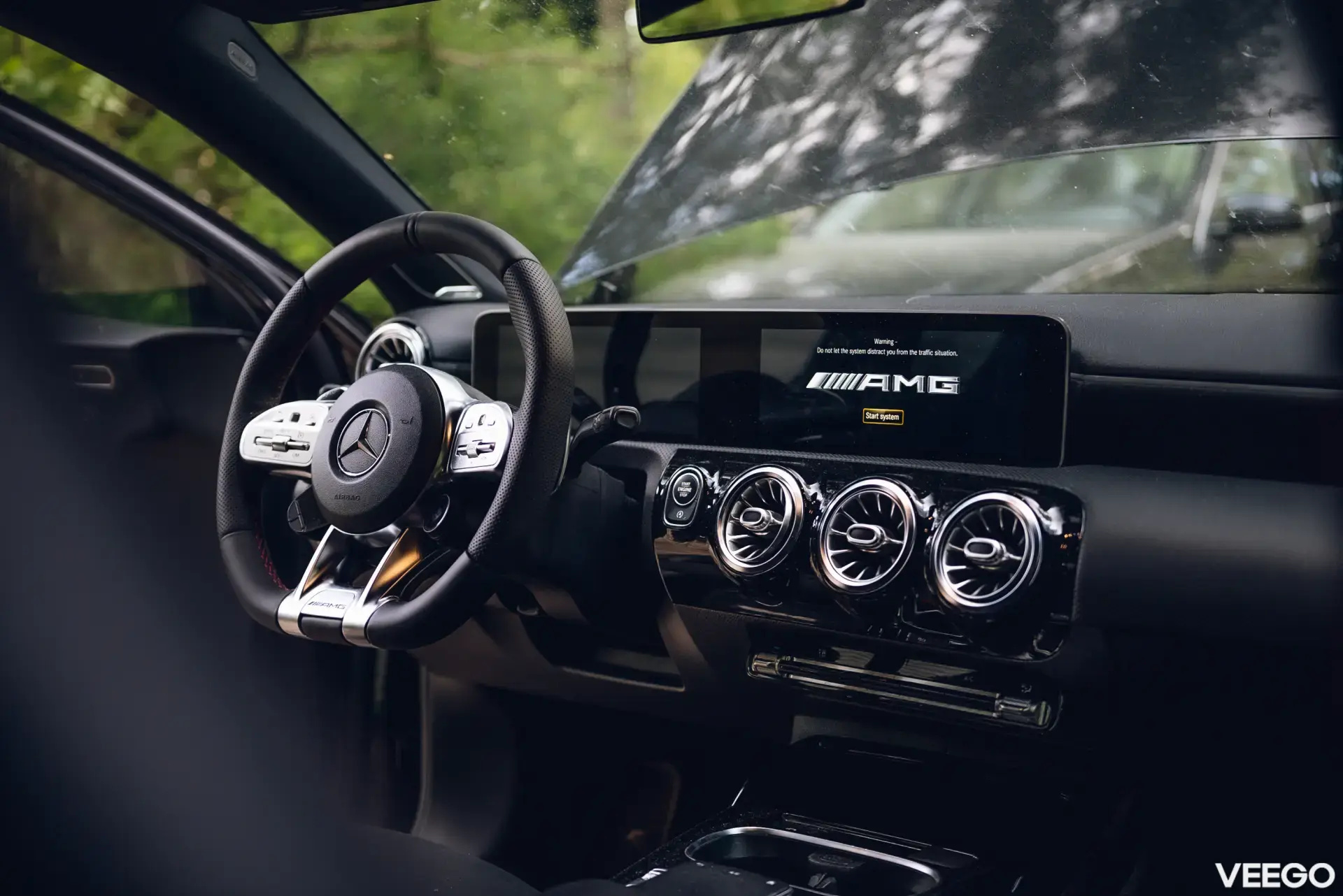 Mercedes-Benz AMG A 35 MULTIBEAM, DACH, BURMEISTER 2.0 225kW