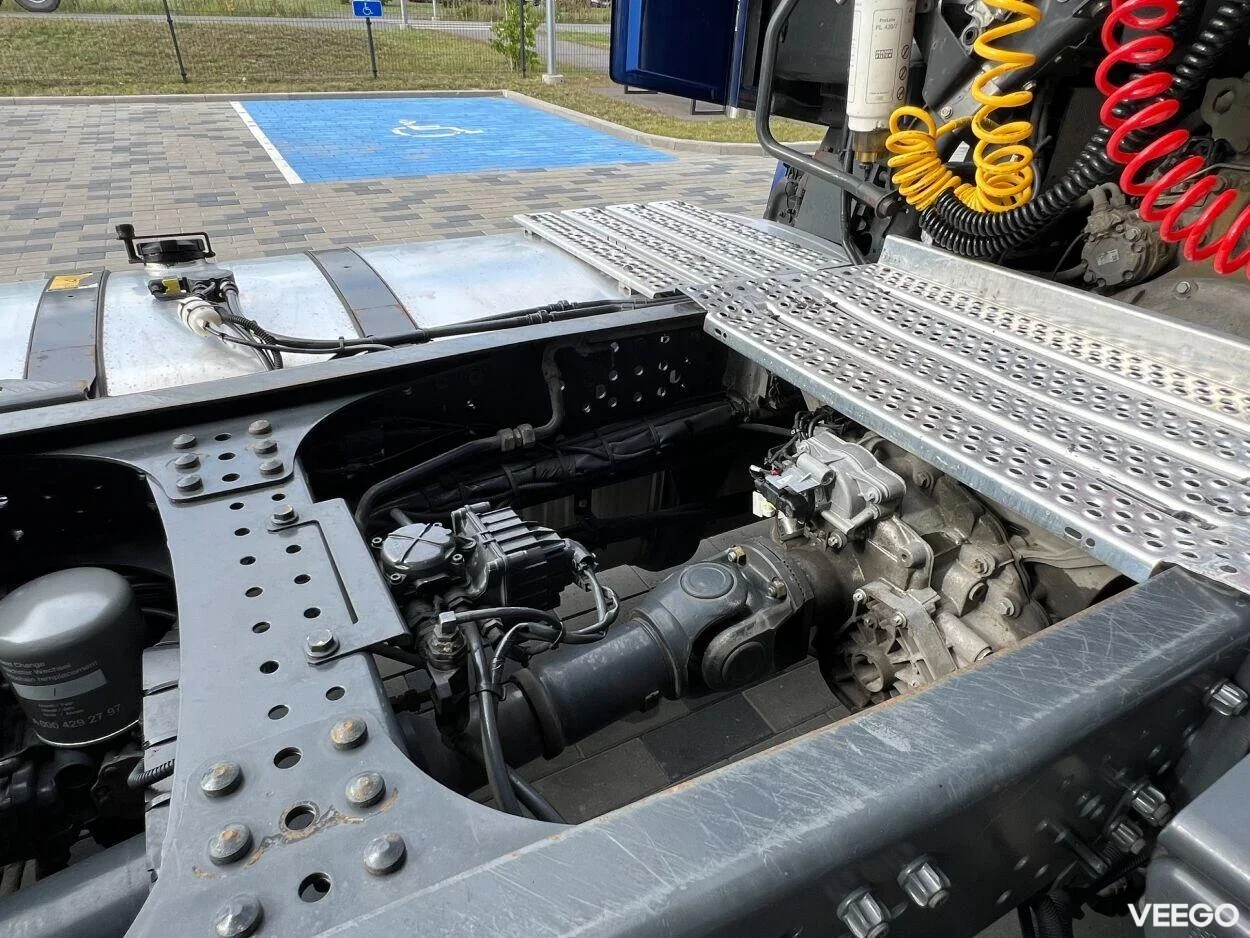 Mercedes-Benz Actros 1845LS BigSpace 12.8 330kW