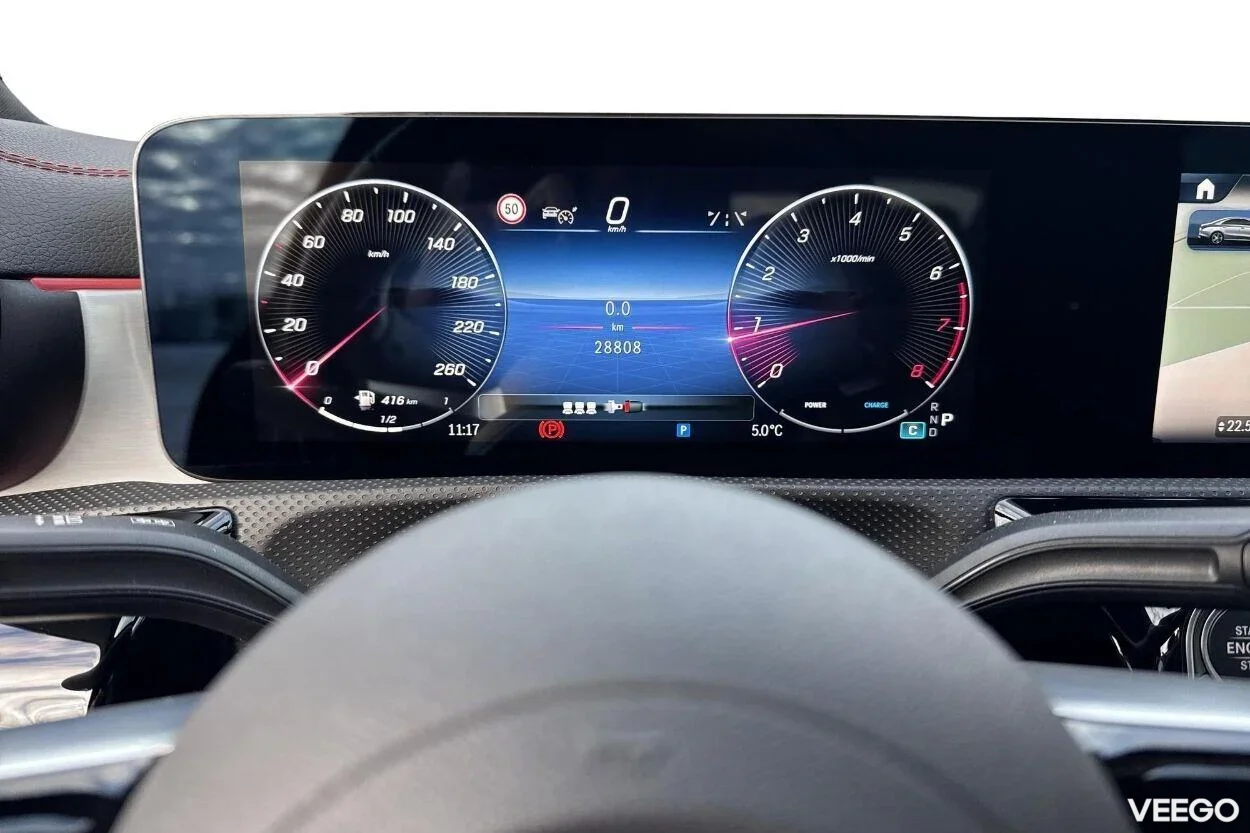 Mercedes-Benz CLA220 4matic AMG pakett 2 140kW