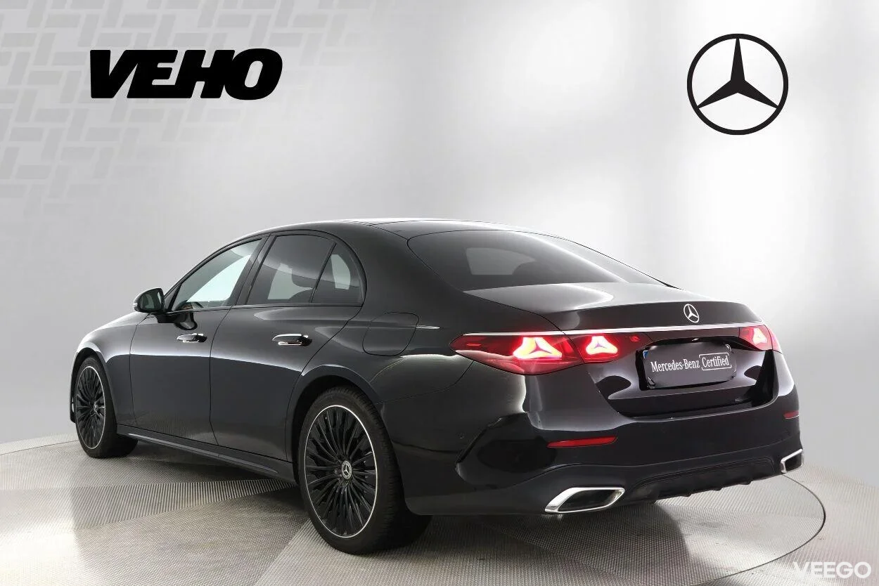 Mercedes-Benz E300 de 4Matic AMG Plug-in 2 145kW