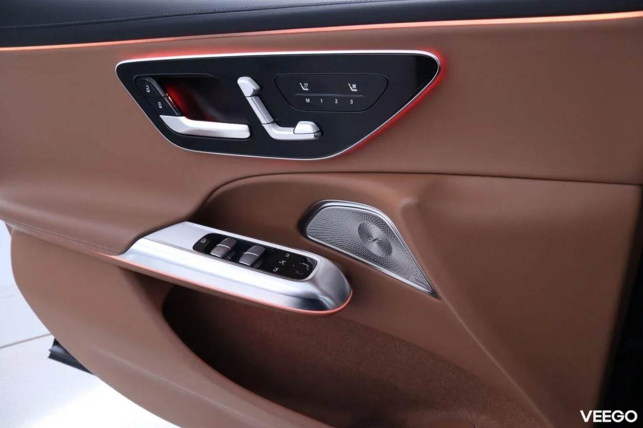 Mercedes-Benz E300 de 4Matic AMG Plug-in 2 145kW