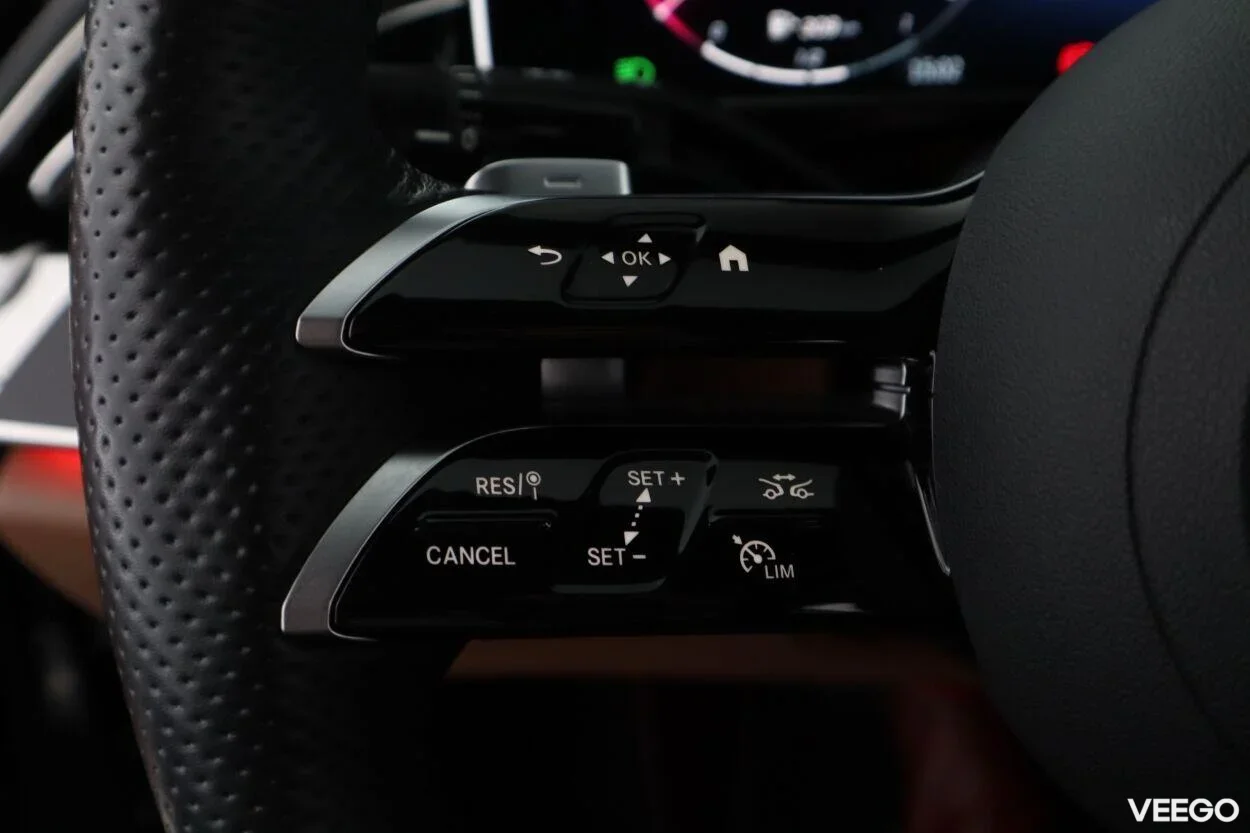 Mercedes-Benz E300 de 4Matic AMG Plug-in 2 145kW