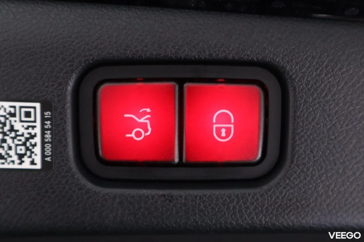 Mercedes-Benz E300 de 4Matic AMG Plug-in 2 145kW