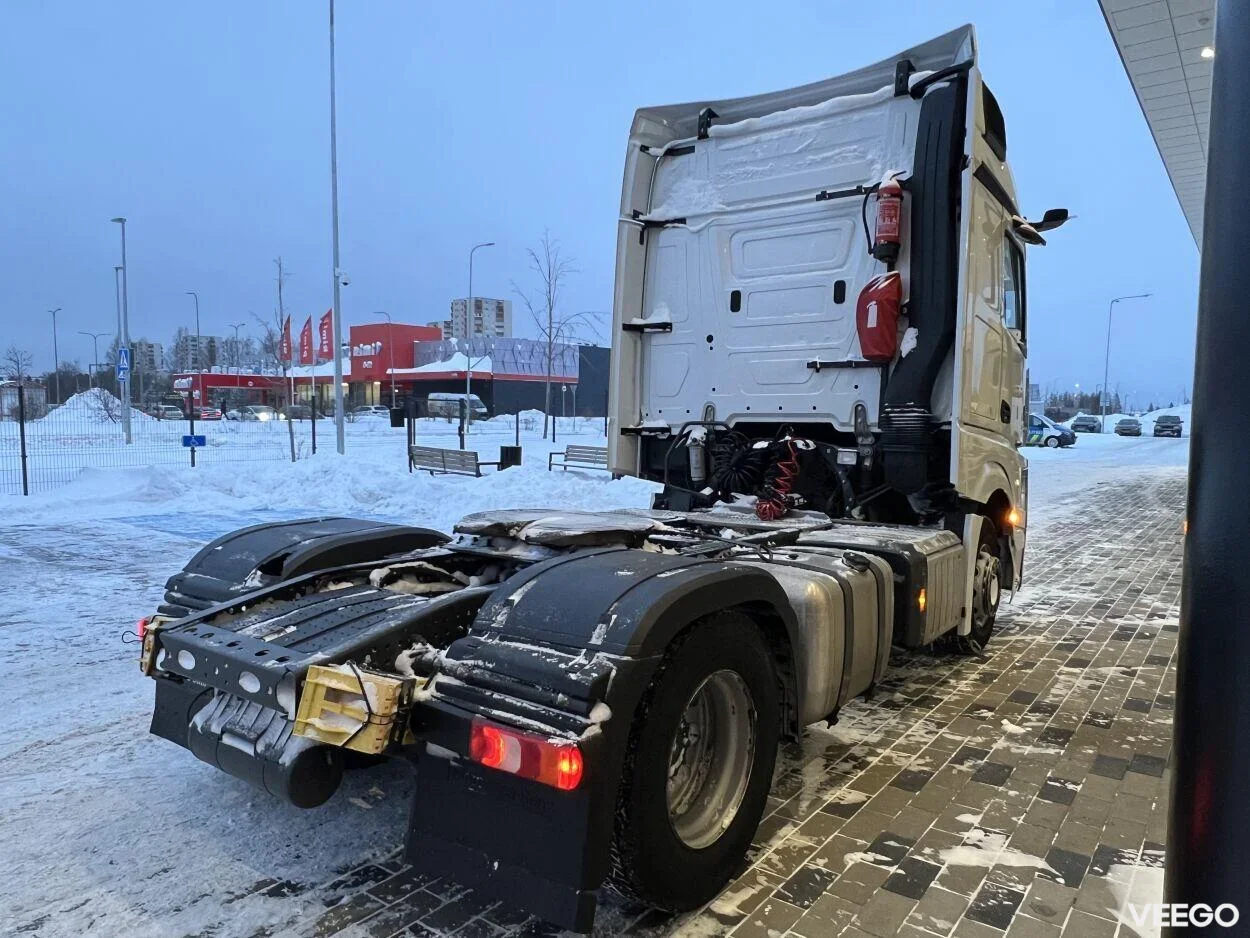 Mercedes-Benz Actros 1845LS BigSpace 12.8 330kW