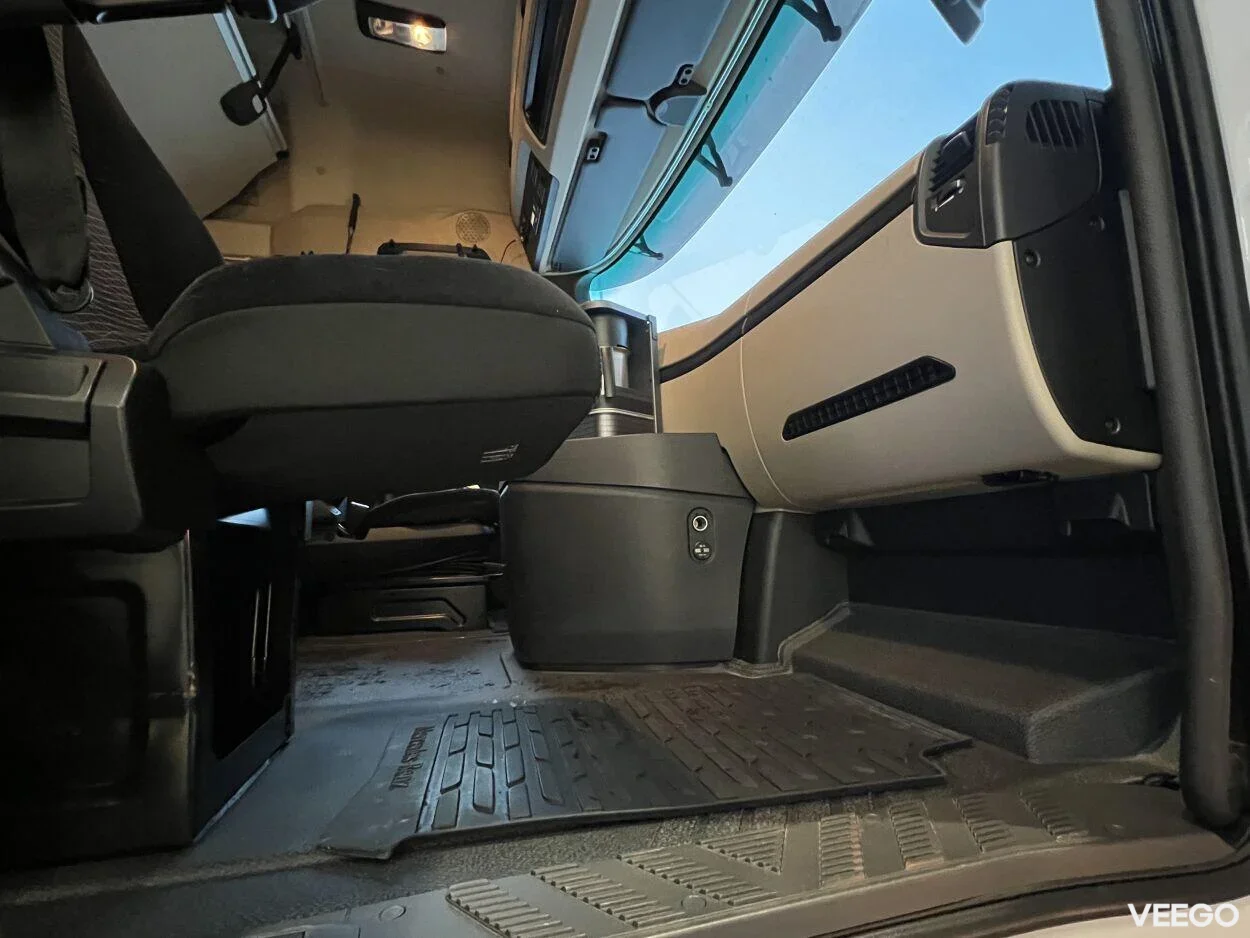 Mercedes-Benz Actros 1845LS BigSpace 12.8 330kW