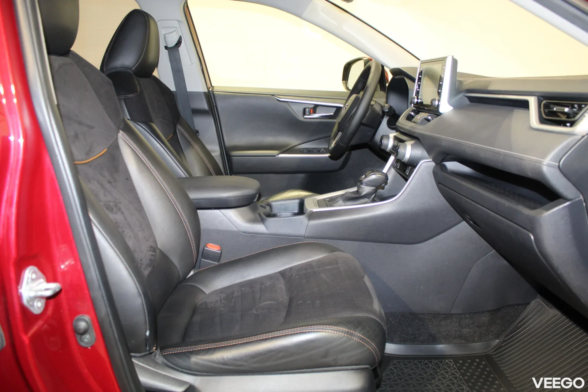 Toyota RAV4 Luxury Plus 2.5 131kW