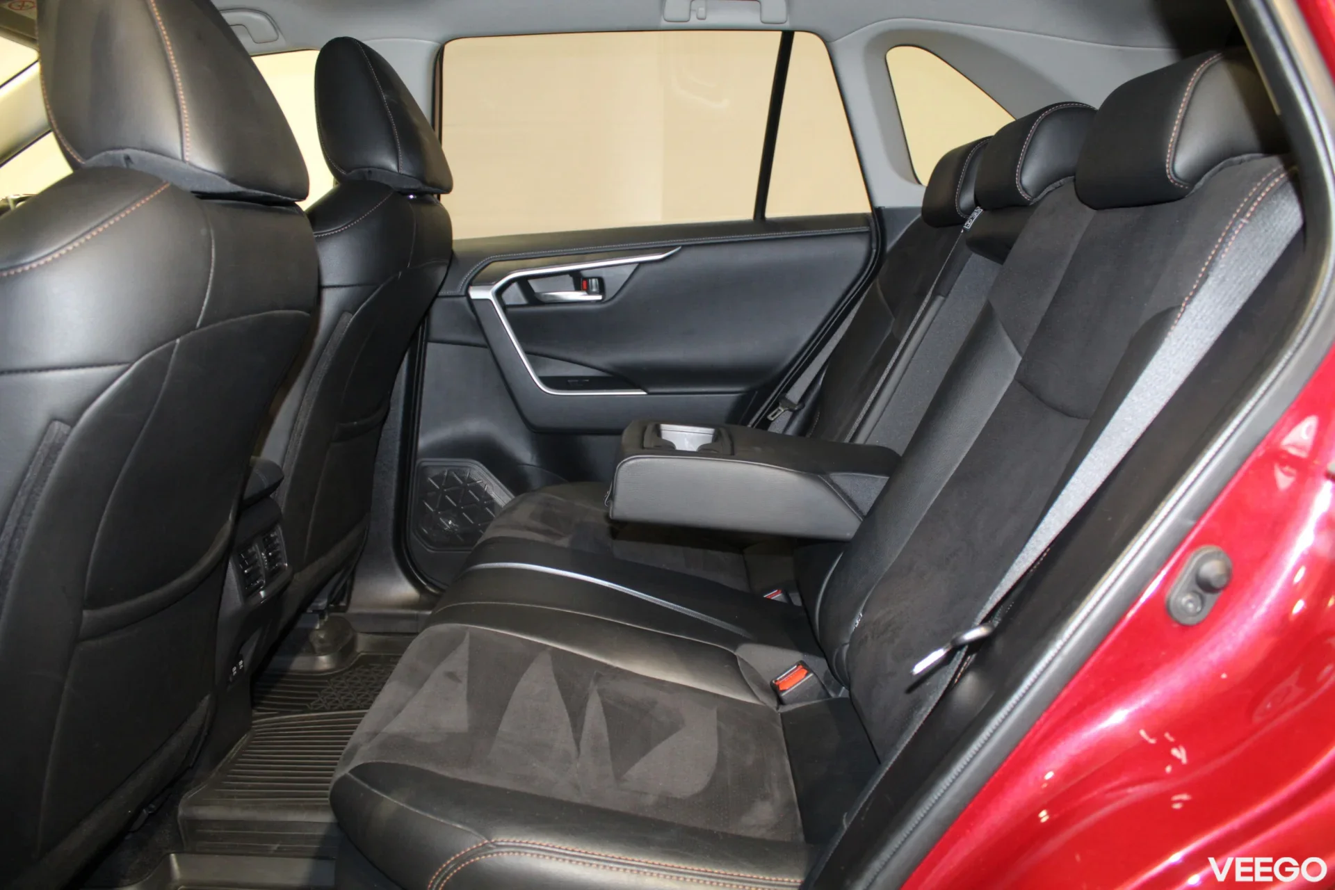Toyota RAV4 Luxury Plus 2.5 131kW