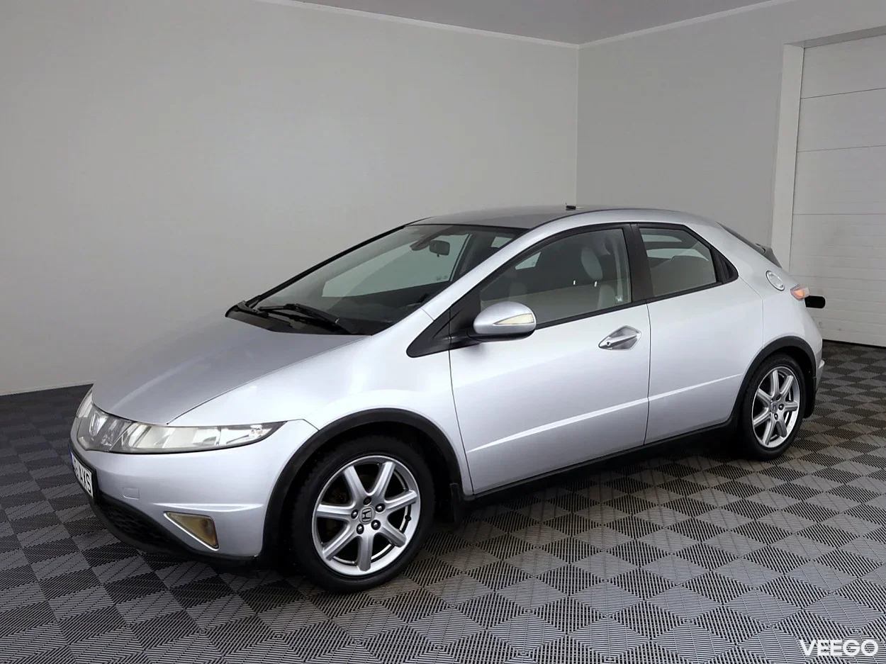 Honda Civic 1.8 104kW