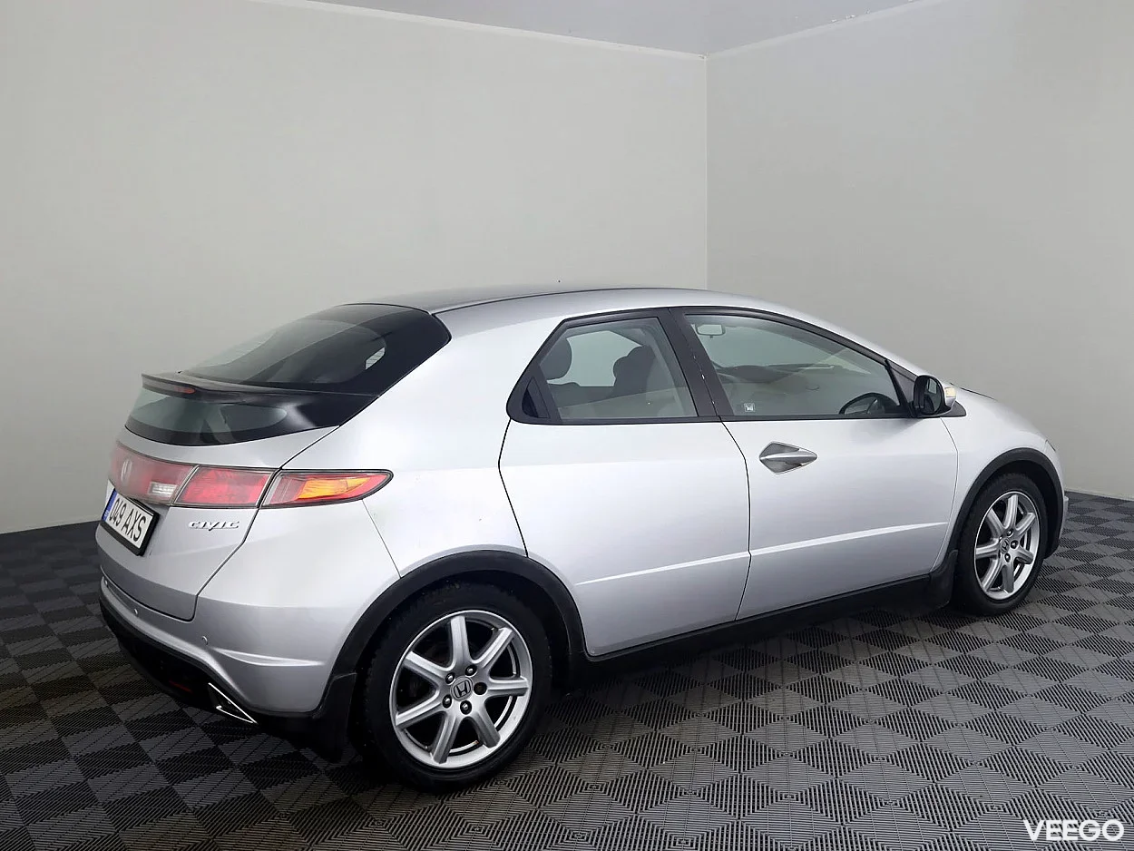 Honda Civic 1.8 104kW