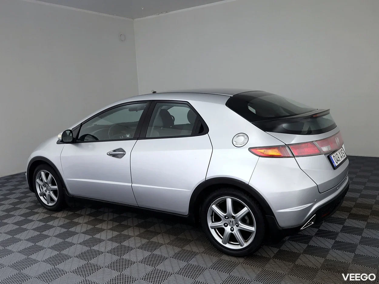 Honda Civic 1.8 104kW